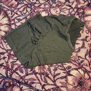 Universal Thread v neck t-shirt